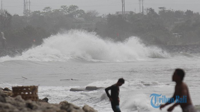 Big Wave Nusa Penida Big Wave Nusa Penida