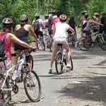 Hai Bali Cycling - Pass through the forest