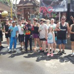 Hai Bali Cycling - Chat with the guide at the temple